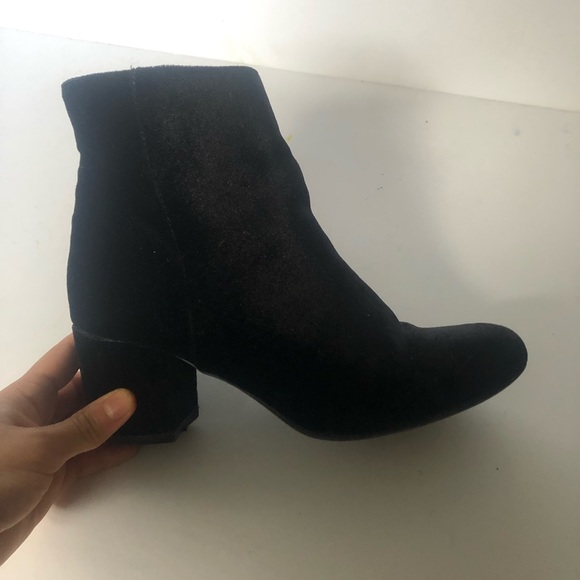 Velvet boots - Picture 4 of 10